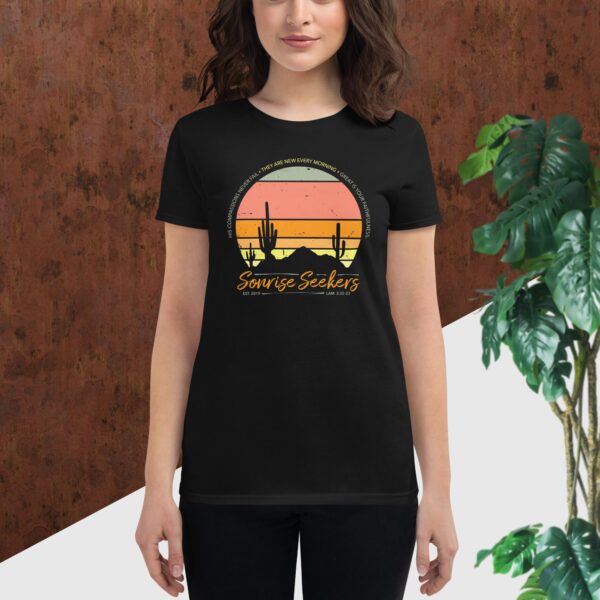 Women's short sleeve t-shirt - Image 3